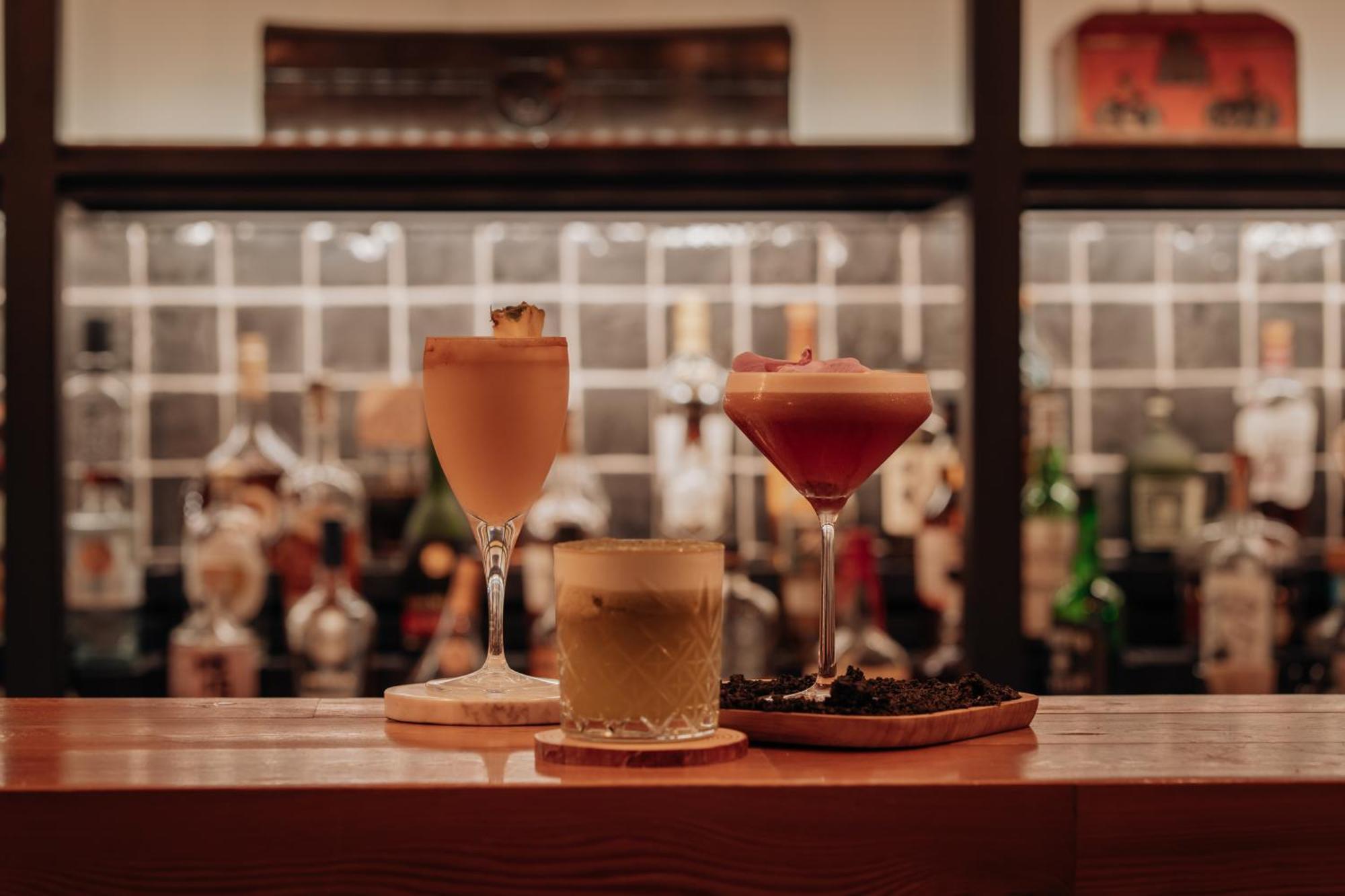 Sensi Azores Nature And Spa Ginetes 외부 사진 A selection of cocktails at the bar