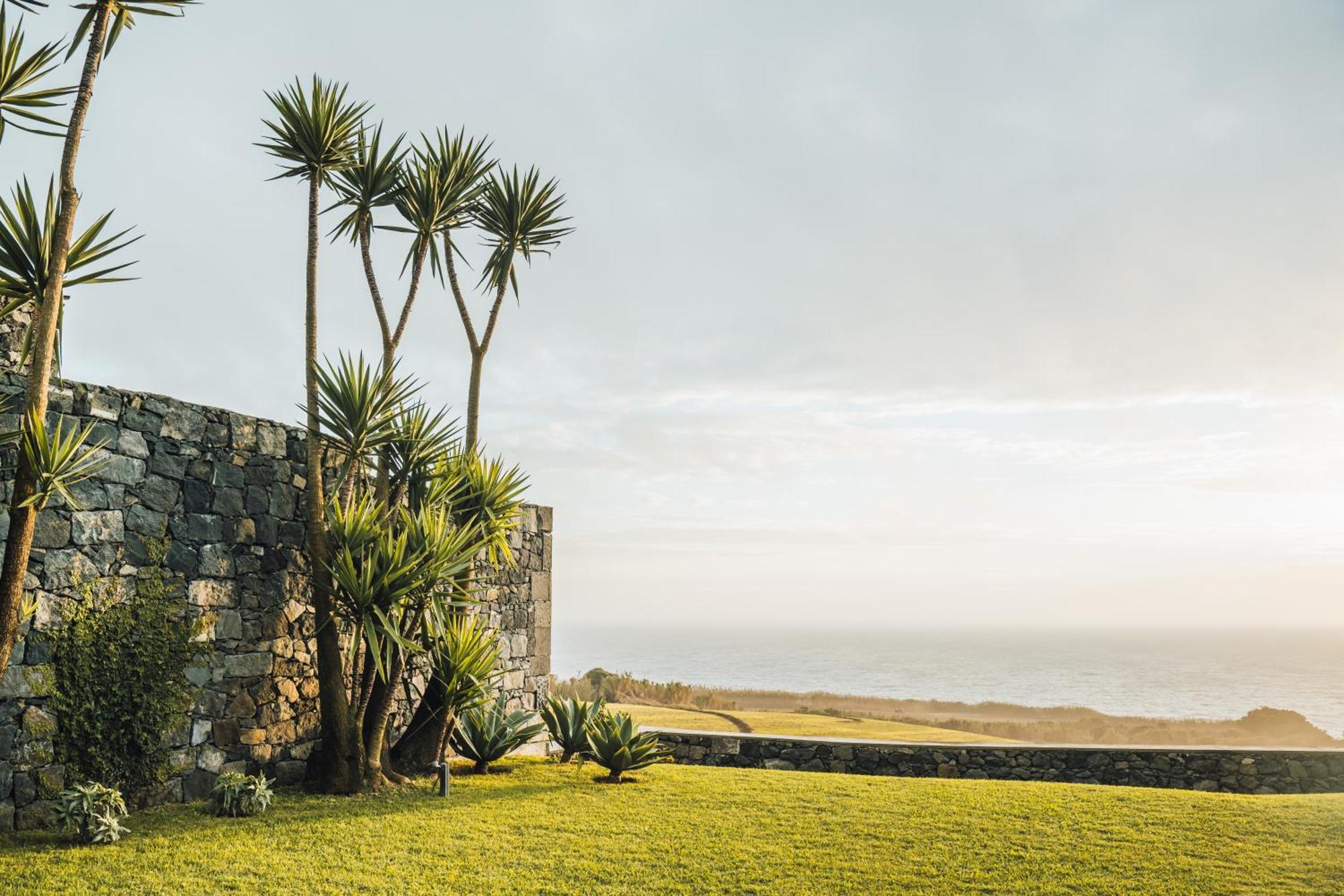 Sensi Azores Nature And Spa Ginetes 외부 사진 The garden of the house