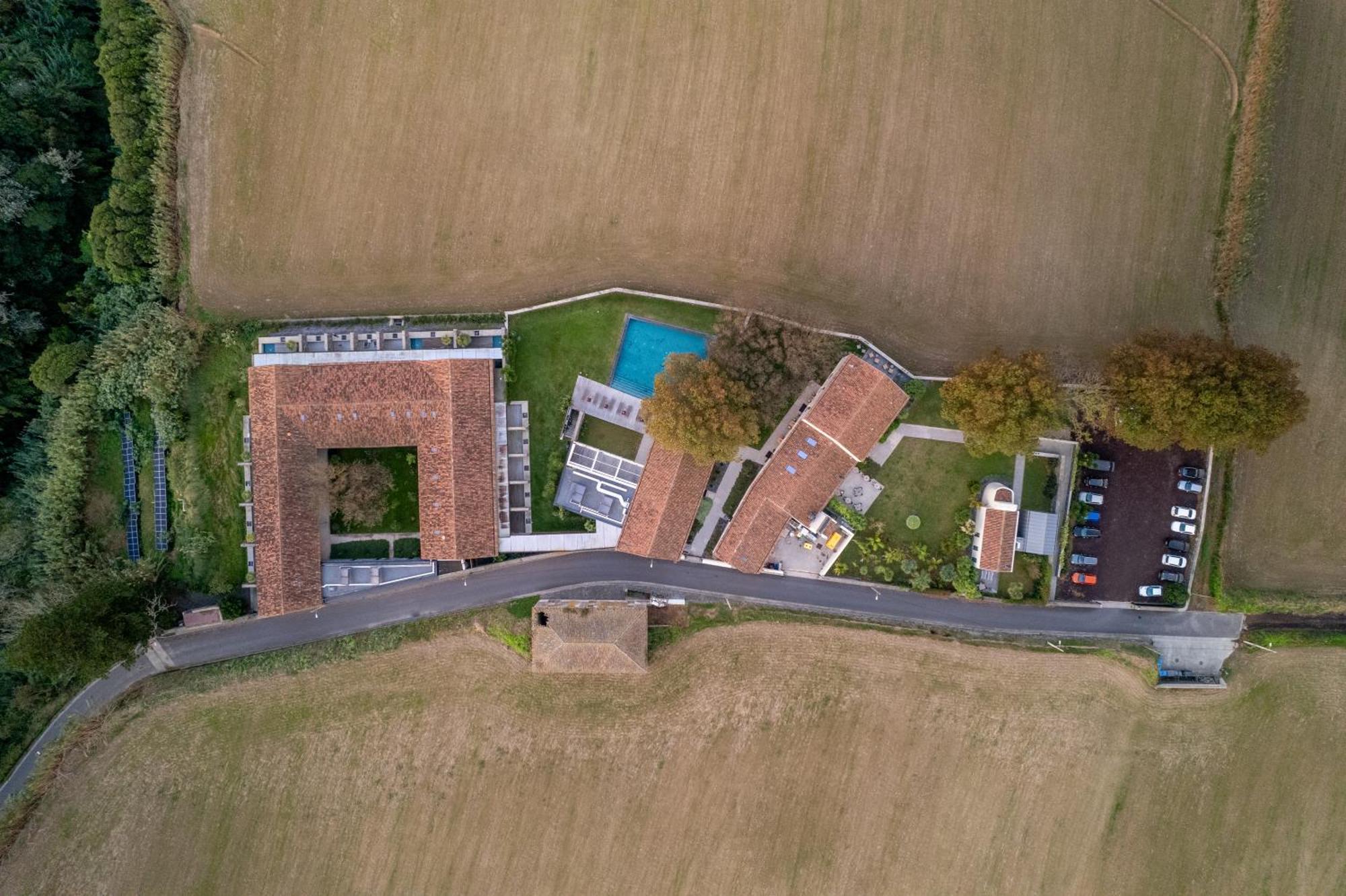Sensi Azores Nature And Spa Ginetes 외부 사진 Aerial view of the village